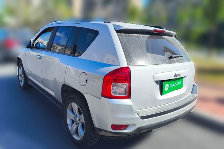 Used Jeep Compass 2011 2.0L two-wheel drive sport version Exterior 3