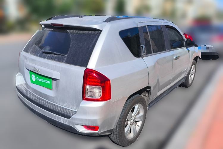 Used Jeep Compass 2011 2.0L two-wheel drive sport version Exterior 5