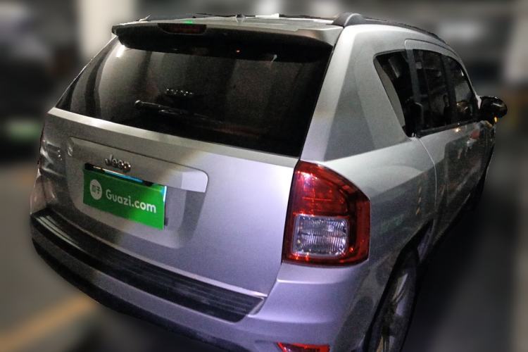 Used Jeep Compass 2011 2.0L two-wheel drive sport version Exterior 5
