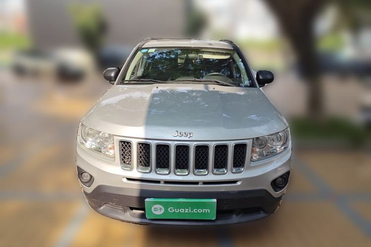 Used Jeep Compass 2011 2.0L two-wheel drive sport version Front