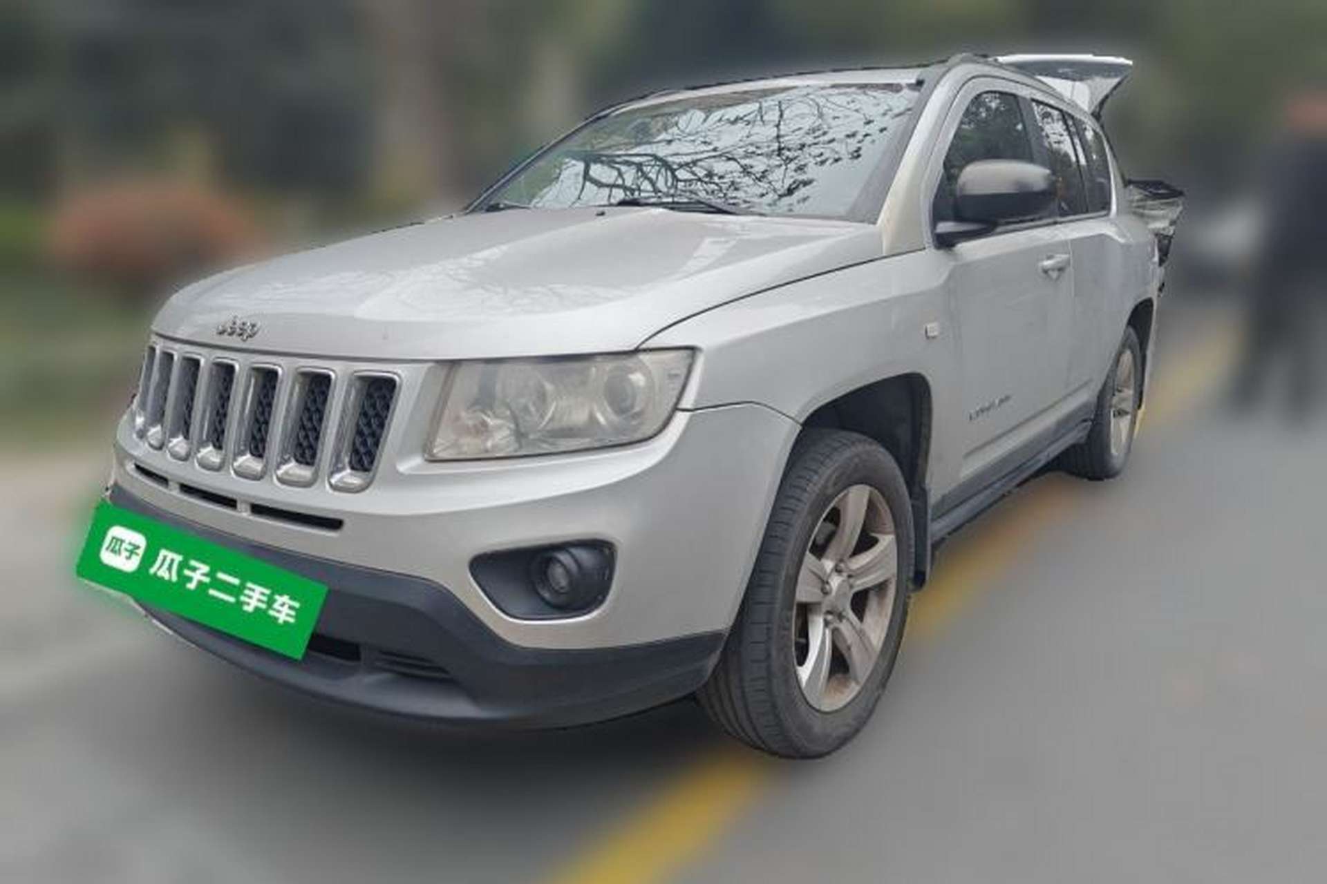 Used Jeep Compass 2011 2.4L four-wheel drive Comfort version Front Left 45 Deg
