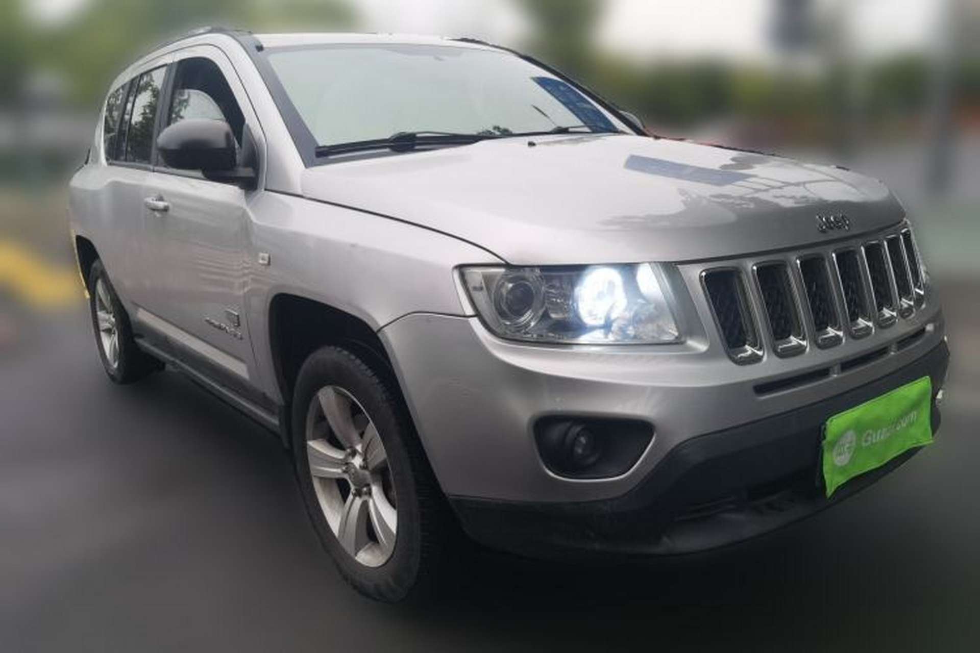 Used Jeep Compass 2011 2.0L two-wheel drive sport version Front Right 45 Deg
