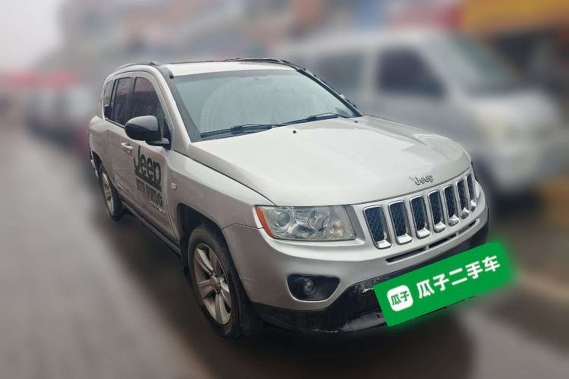 Used Jeep Compass 2011 2.4L four-wheel drive Comfort version Front Right 45 Deg