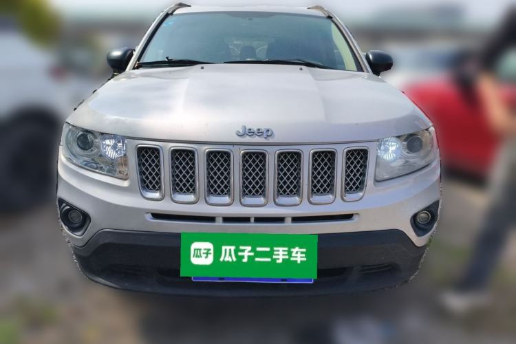 Used Jeep Compass 2011 2.0L two-wheel drive sport version Front