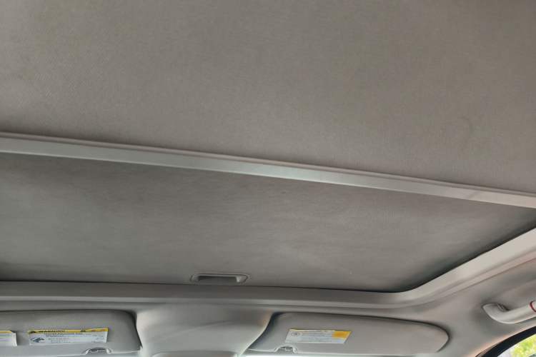 Used Jeep Compass 2011 2.0L two-wheel drive sport version Headliner