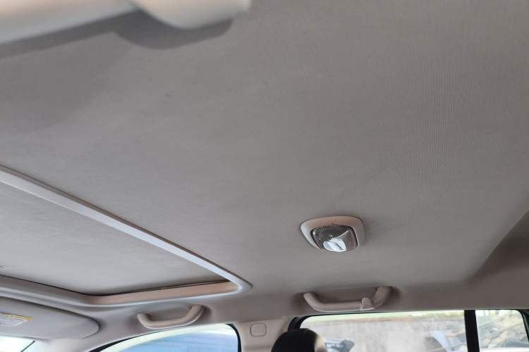Used Jeep Compass 2011 2.0L two-wheel drive sport version Headliner