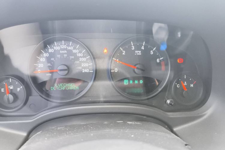 Used Jeep Compass 2011 2.0L two-wheel drive sport version Instrument Cluster