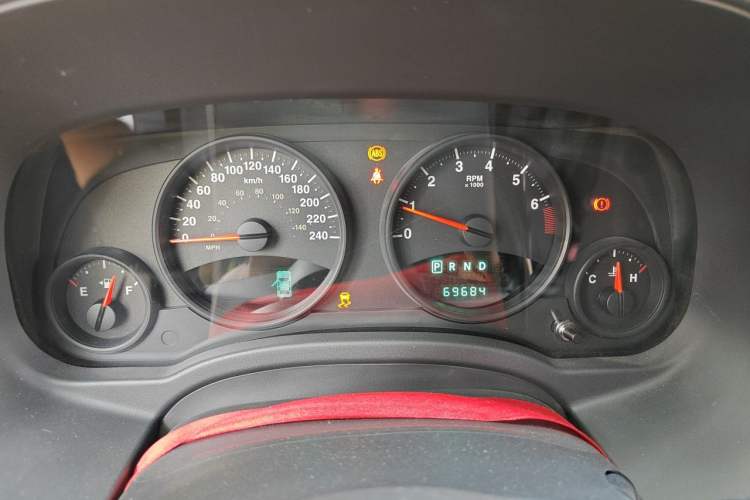 Used Jeep Compass 2011 2.0L two-wheel drive sport version Instrument Cluster