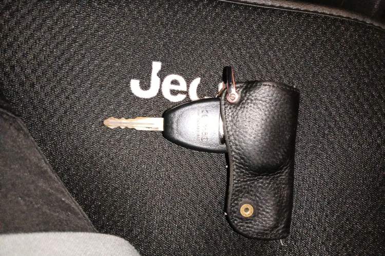 Used Jeep Compass 2011 2.0L two-wheel drive sport version Interior 1