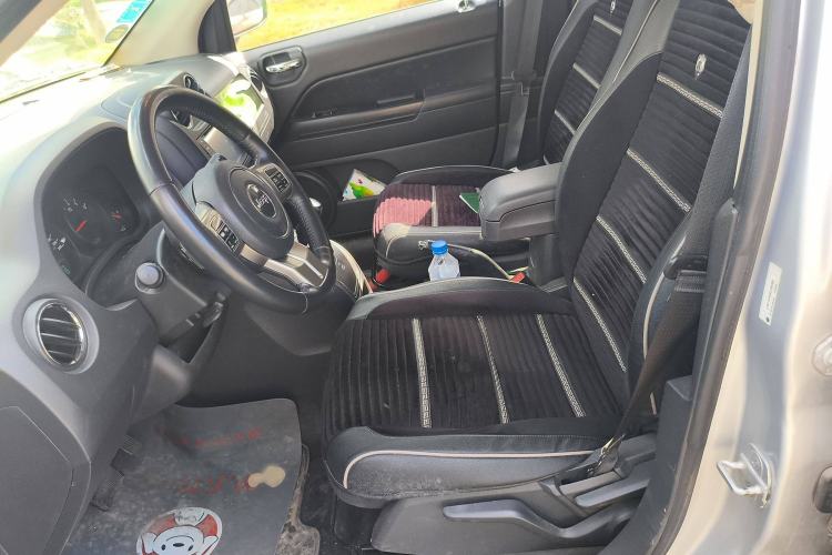 Used Jeep Compass 2011 2.0L two-wheel drive sport version Left Front Seat
