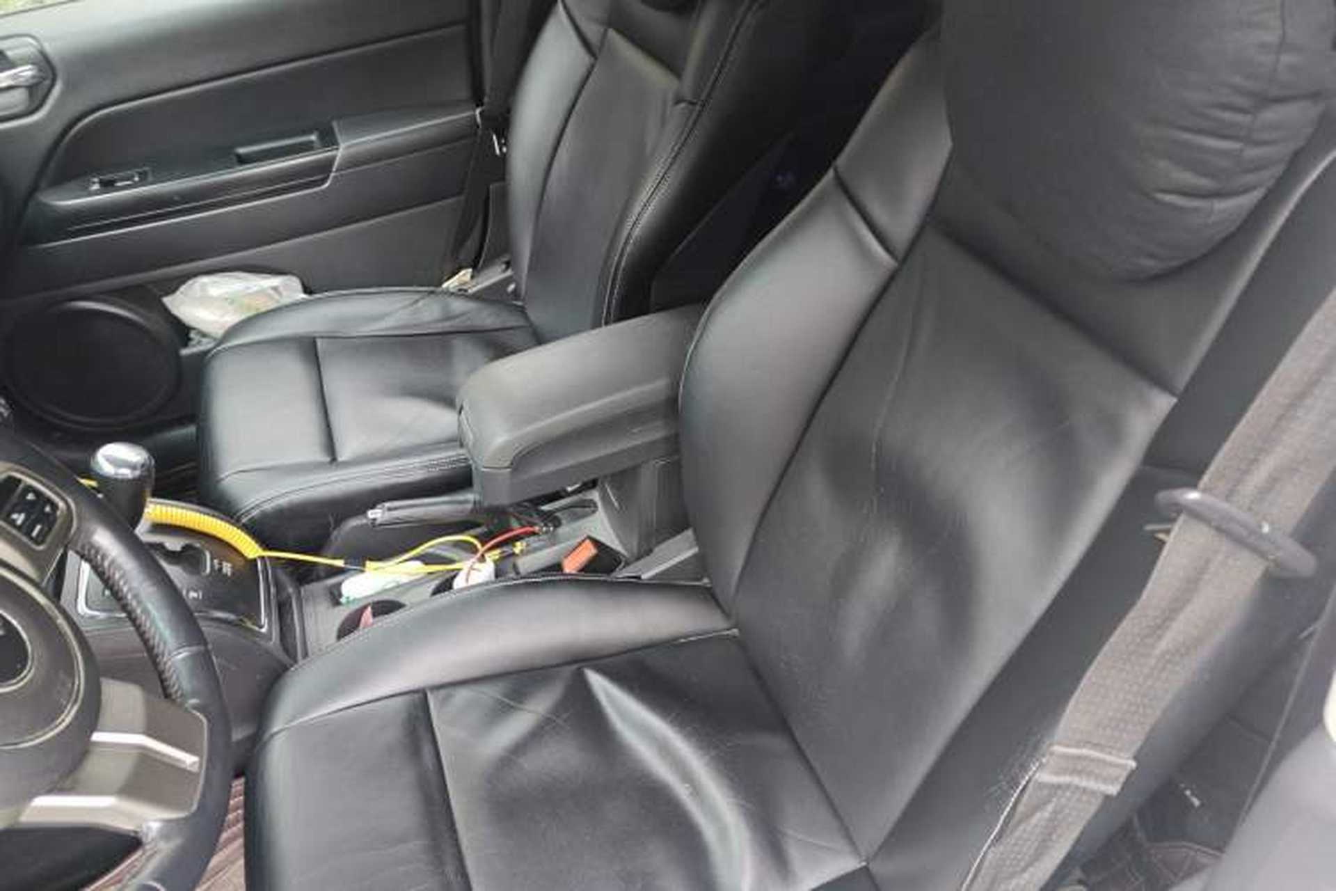Used Jeep Compass 2011 2.4L four-wheel drive Comfort version Left Front Seat