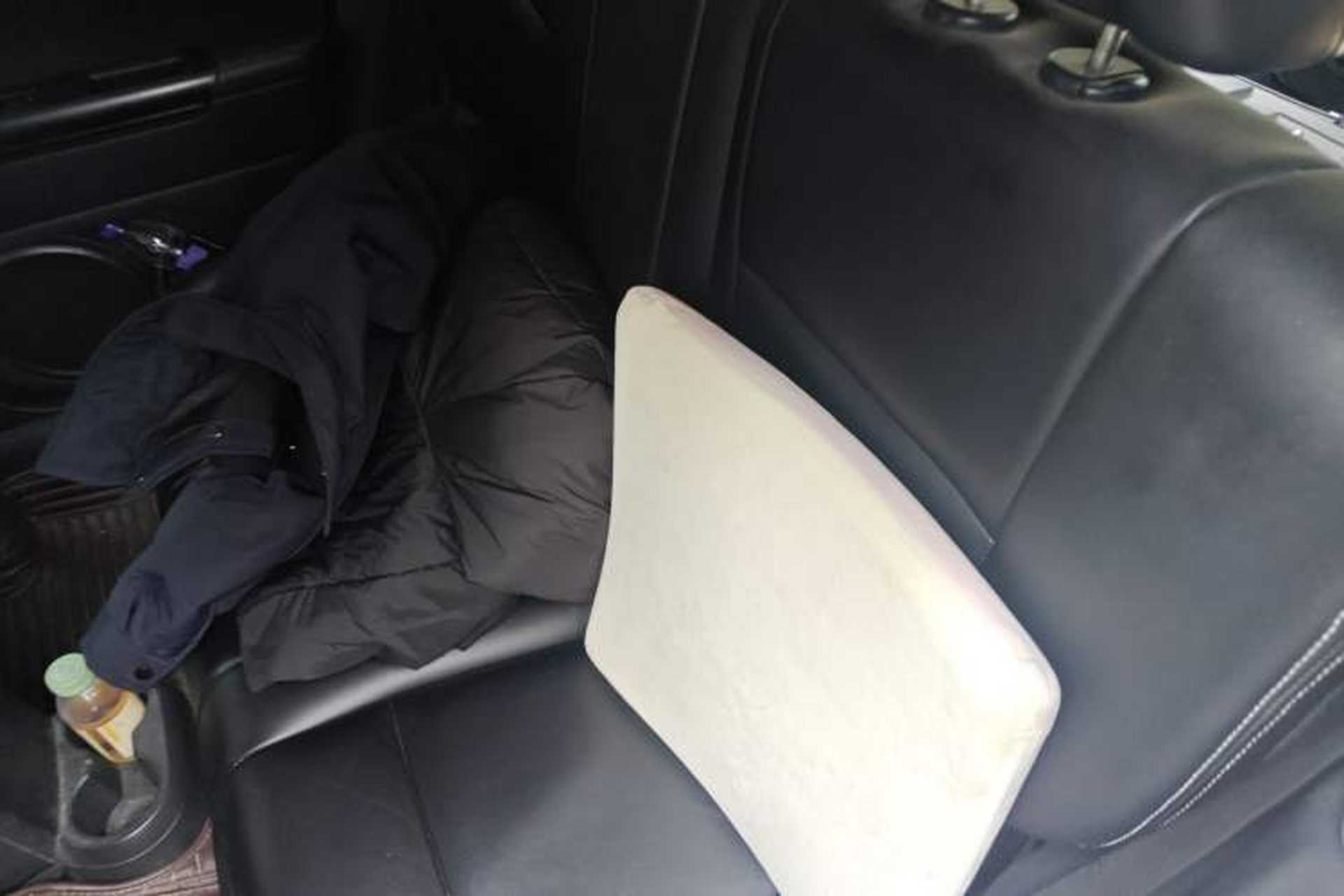 Used Jeep Compass 2011 2.4L four-wheel drive Comfort version Left Rear Seat