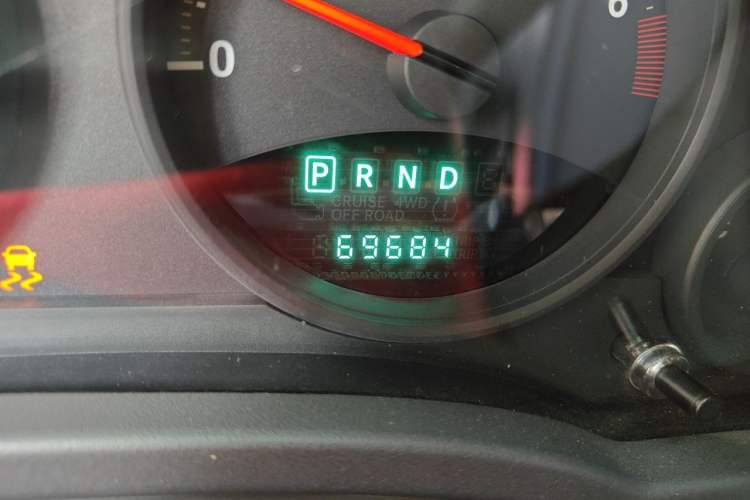Used Jeep Compass 2011 2.0L two-wheel drive sport version Odometer Close Up