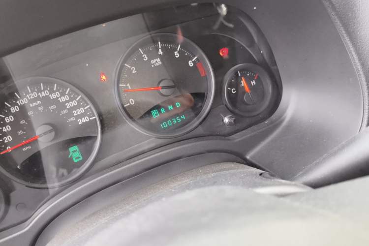 Used Jeep Compass 2011 2.0L two-wheel drive sport version Odometer Close Up