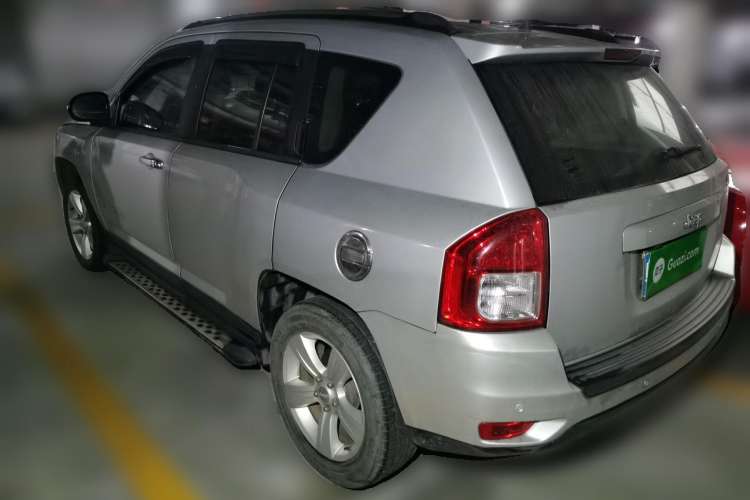 Used Jeep Compass 2011 2.4L four-wheel drive Comfort version Rear Left 45 Deg