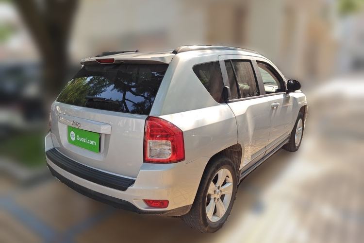Used Jeep Compass 2011 2.0L two-wheel drive sport version Rear Right 45 Deg