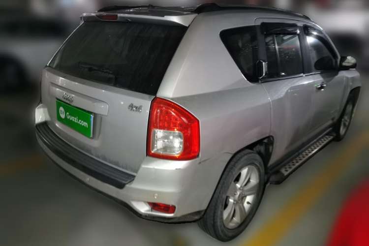 Used Jeep Compass 2011 2.4L four-wheel drive Comfort version Rear Right 45 Deg