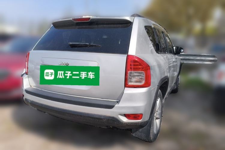 Used Jeep Compass 2011 2.0L two-wheel drive sport version Rear Right 45 Deg