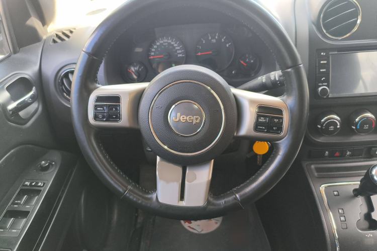 Used Jeep Compass 2011 2.0L two-wheel drive sport version Steering Wheel