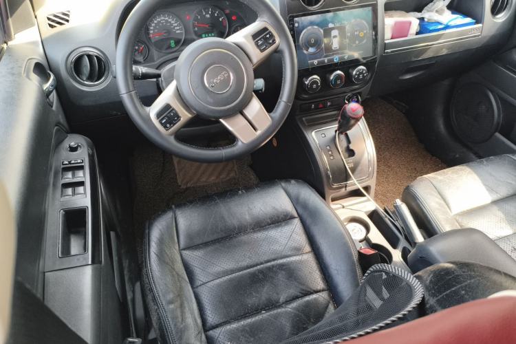 Used Jeep Compass 2011 2.0L two-wheel drive sport version Steering Wheel