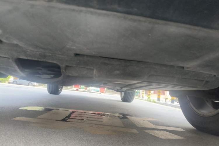 Used Jeep Compass 2011 2.4L four-wheel-drive sport version Chassis Front