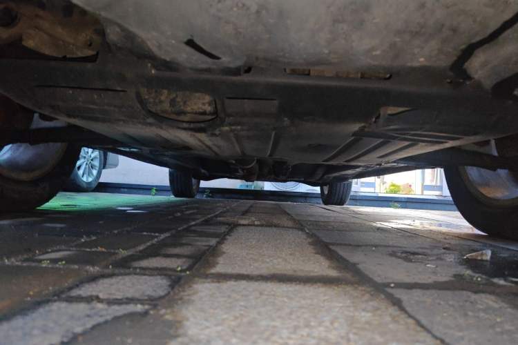 Used Jeep Compass 2011 2.4L four-wheel-drive sport version Chassis Front