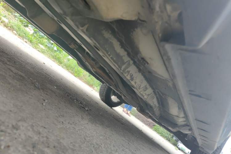 Used Jeep Compass 2011 2.4L four-wheel-drive sport version Chassis Front Left