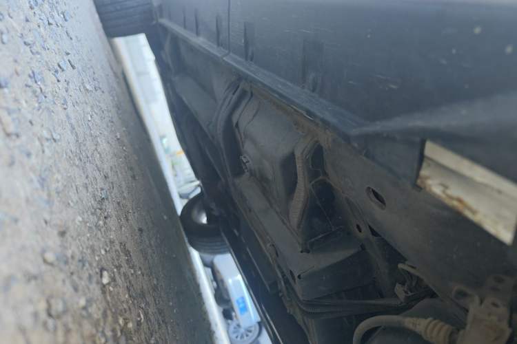 Used Jeep Compass 2011 2.4L four-wheel-drive sport version Chassis Rear Left