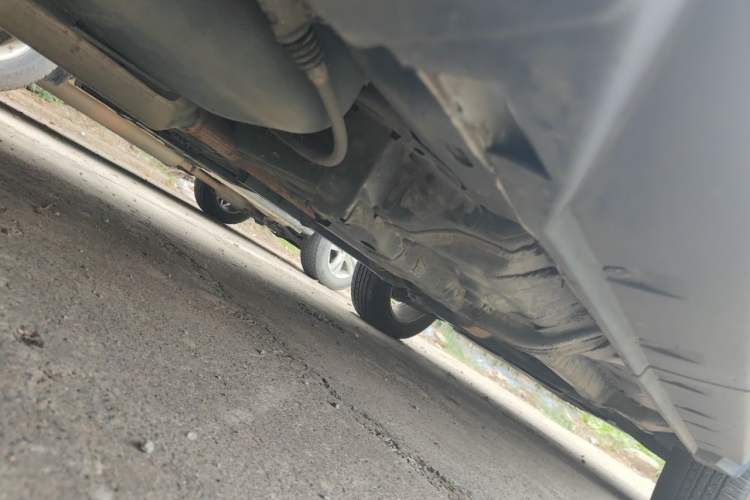 Used Jeep Compass 2011 2.4L four-wheel-drive sport version Chassis Rear Right