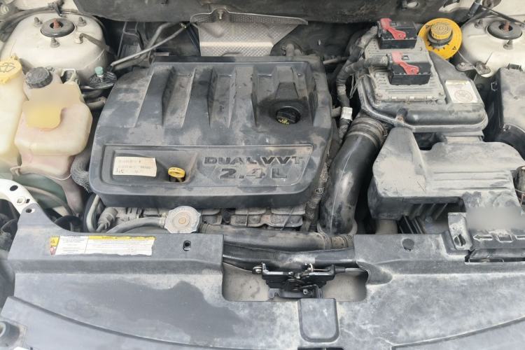 Used Jeep Compass 2011 2.4L four-wheel-drive sport version Engine Bay