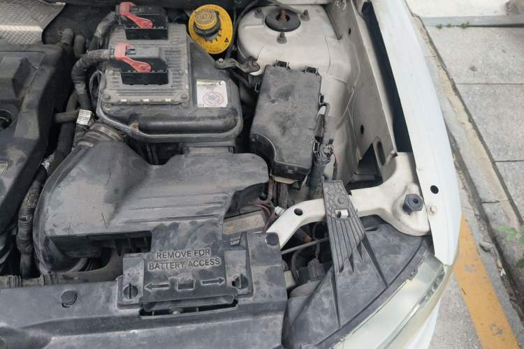 Used Jeep Compass 2011 2.4L four-wheel-drive sport version Engine Bay Left
