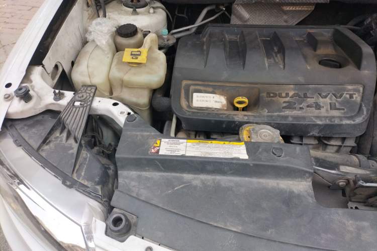 Used Jeep Compass 2011 2.4L four-wheel drive luxury version Engine Bay Right