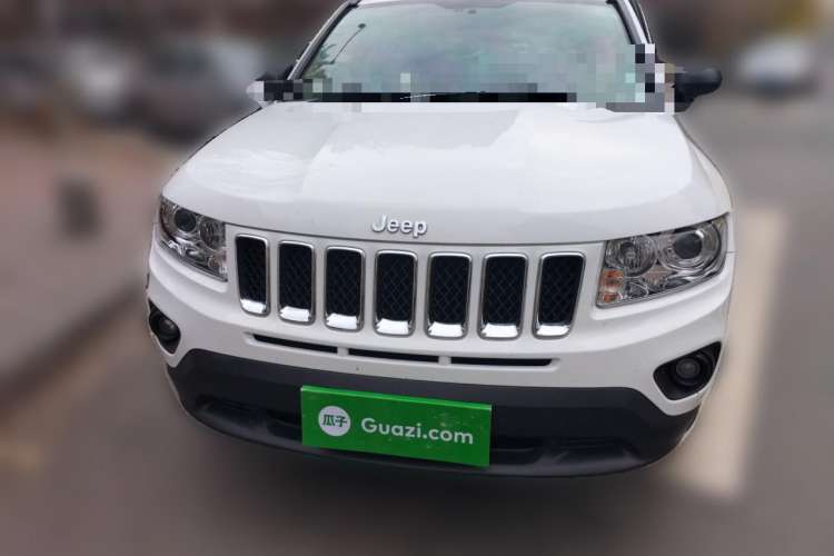 Used Jeep Compass 2011 2.4L four-wheel drive luxury version Front