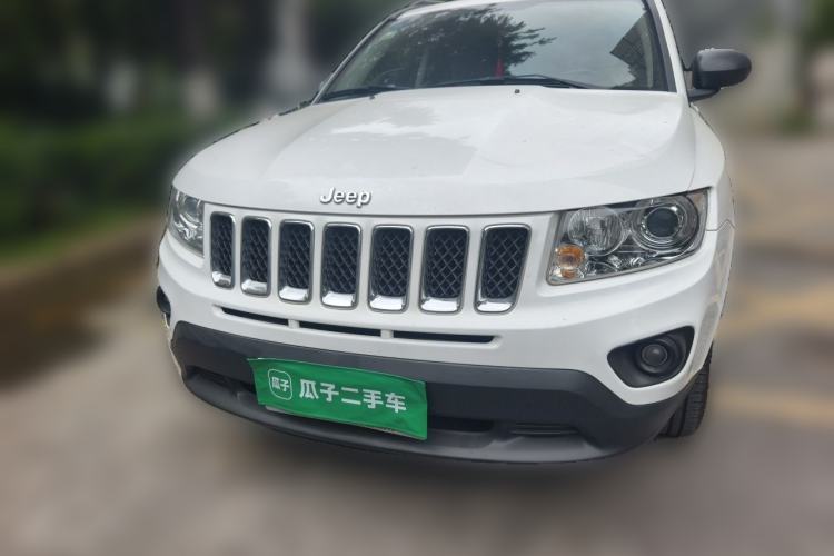 Used Jeep Compass 2011 2.4L four-wheel-drive sport version Front