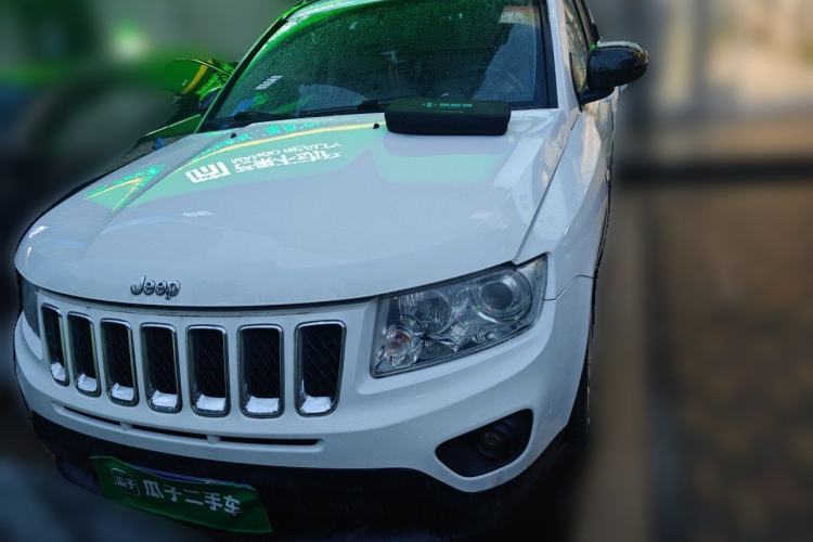 Used Jeep Compass 2011 2.4L four-wheel-drive sport version Front