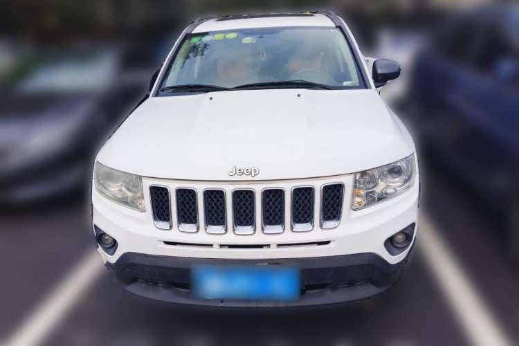 Used Jeep Compass 2011 2.0L two-wheel drive sport version Front