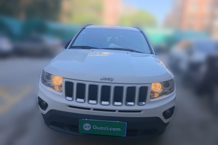 Used Jeep Compass 2011 2.4L four-wheel-drive sport version Front