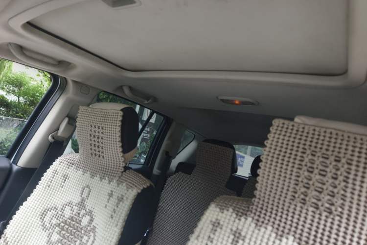 Used Jeep Compass 2011 2.4L four-wheel-drive sport version Headliner