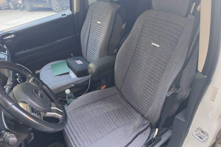 Used Jeep Compass 2011 2.4L four-wheel-drive sport version Left Front Seat