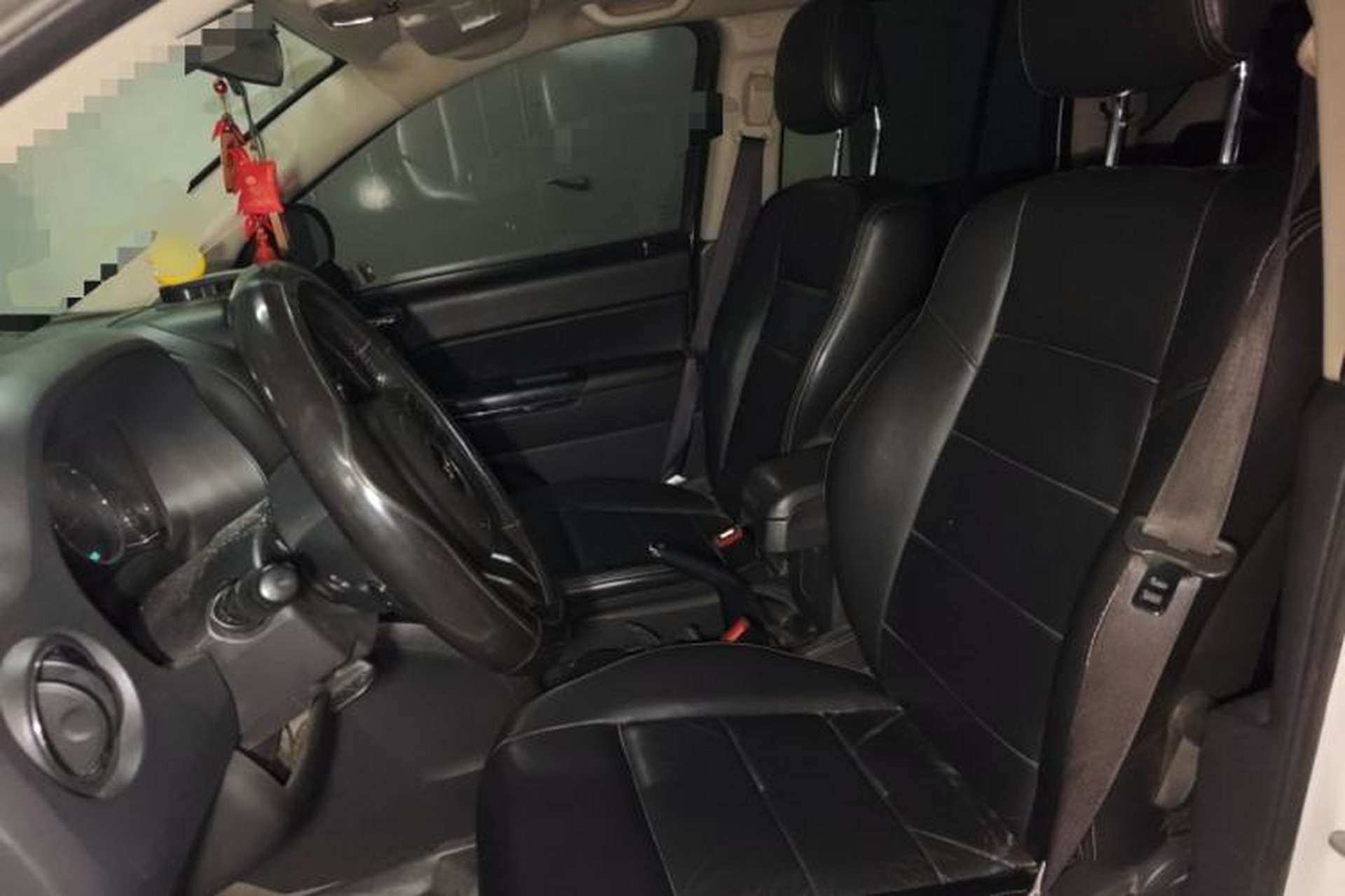 Used Jeep Compass 2011 2.0L two-wheel drive sport version Left Front Seat
