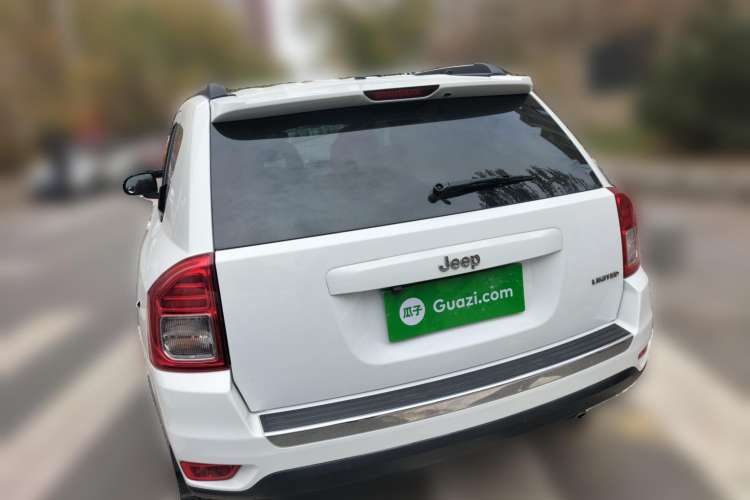 Used Jeep Compass 2011 2.4L four-wheel drive luxury version Rear Left 45 Deg