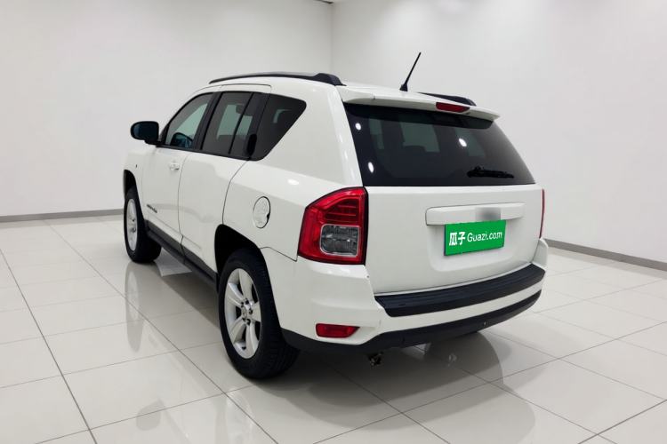 Used Jeep Compass 2011 2.4L four-wheel-drive sport version Rear Left 45 Deg