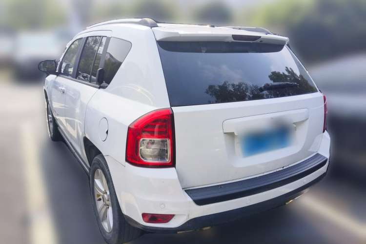 Used Jeep Compass 2011 2.0L two-wheel drive sport version Rear Left 45 Deg