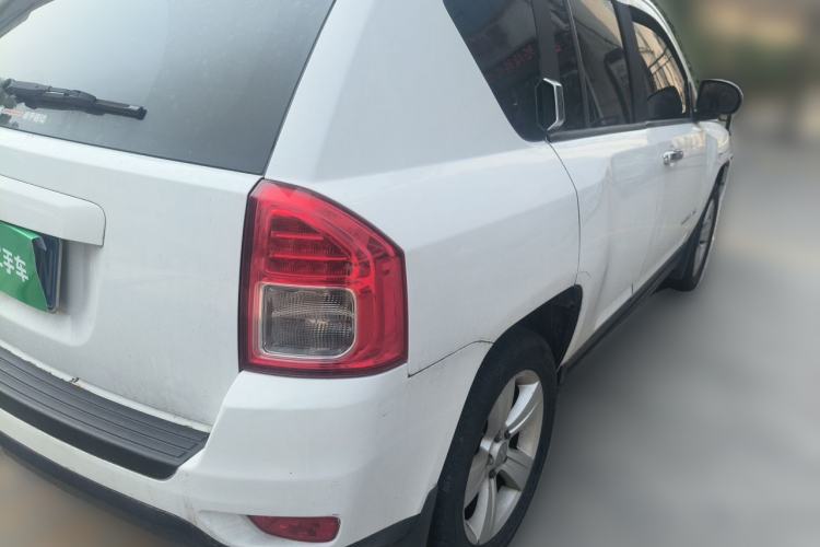 Used Jeep Compass 2011 2.4L four-wheel-drive sport version Rear Right 45 Deg