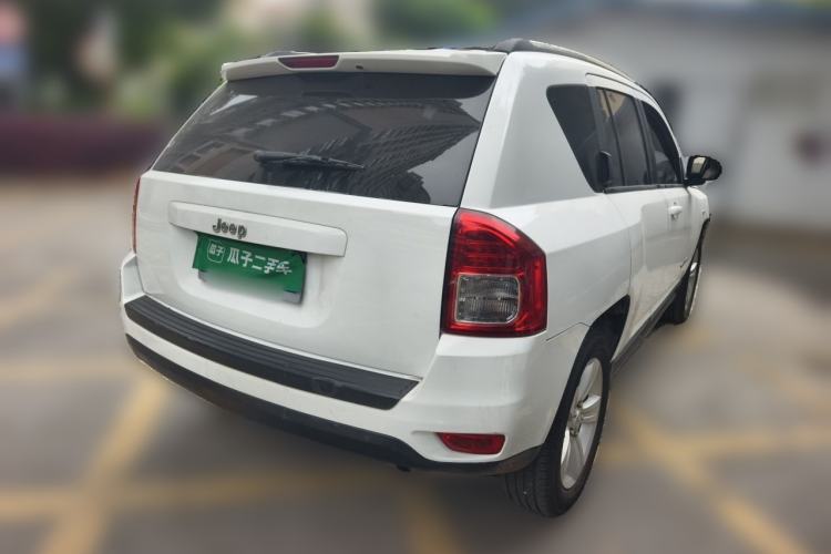 Used Jeep Compass 2011 2.4L four-wheel-drive sport version Rear Right 45 Deg