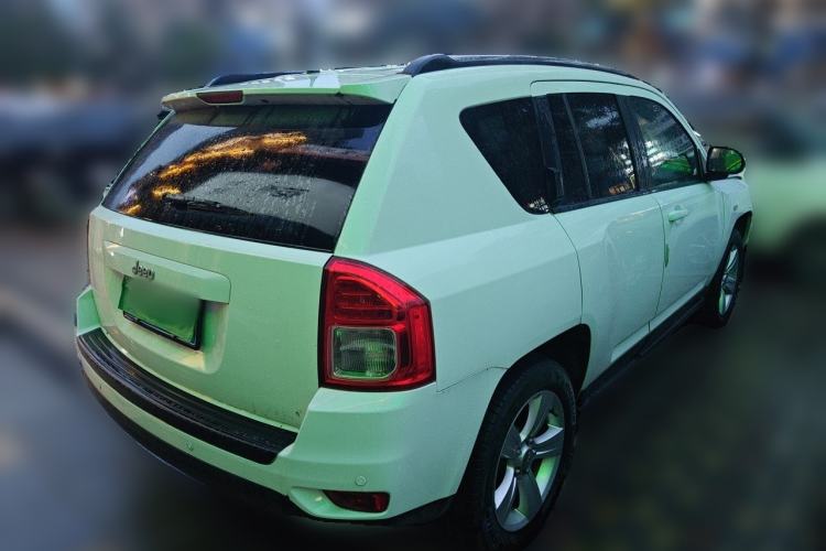Used Jeep Compass 2011 2.4L four-wheel-drive sport version Rear Right 45 Deg