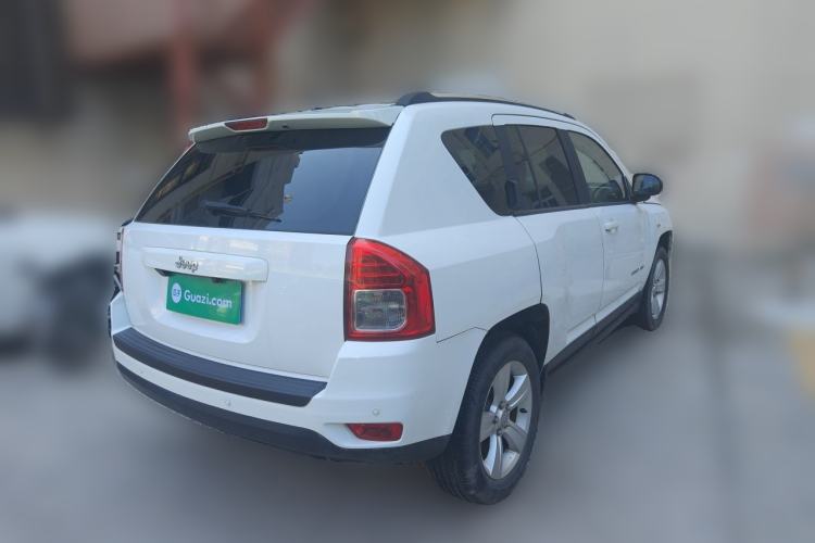 Used Jeep Compass 2011 2.4L four-wheel-drive sport version Rear Right 45 Deg