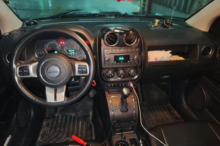 Used Jeep Compass  Center Console