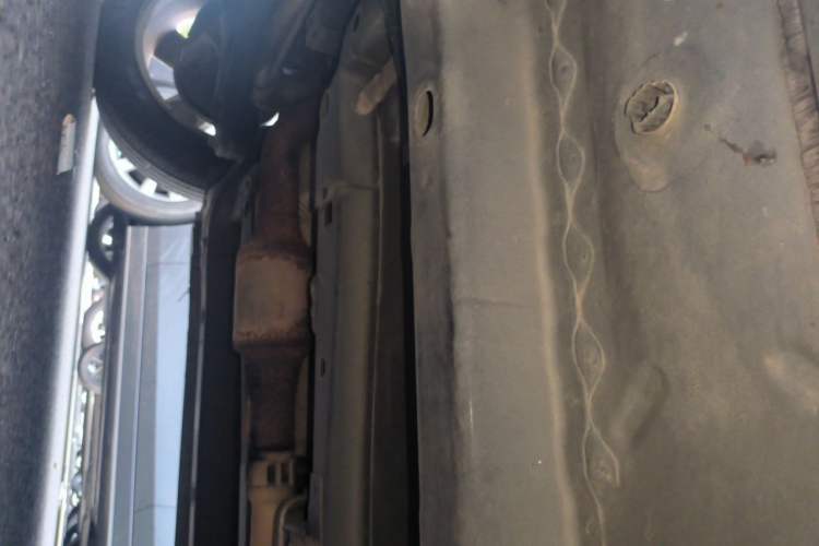 Used Jeep Compass 2012 2.4L four-wheel drive luxury navigation version Chassis Front Left