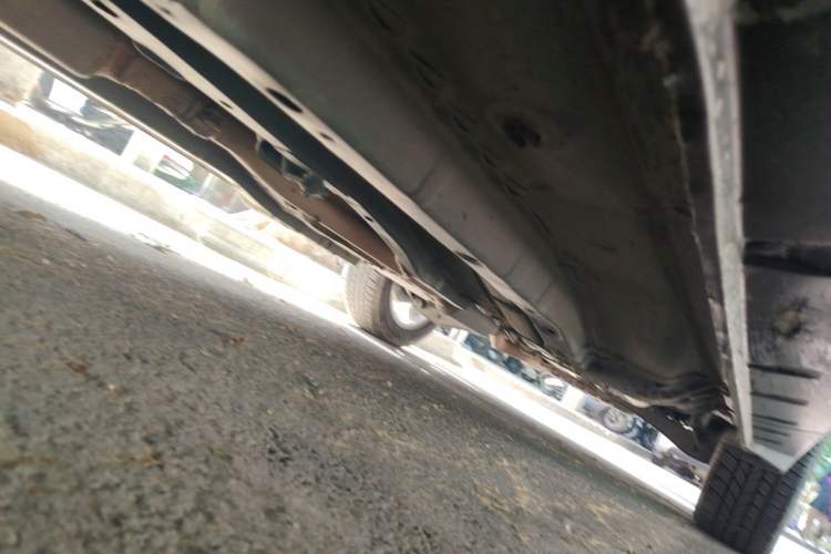Used Jeep Compass 2012 2.4L four-wheel-drive sport version Chassis Front Left